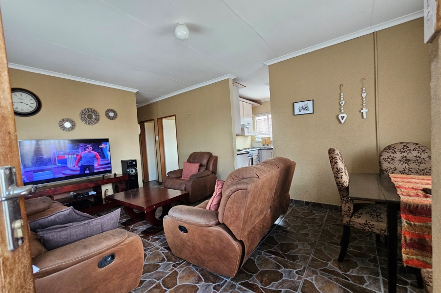 To Let 3 Bedroom Property for Rent in Tlhabane West North West